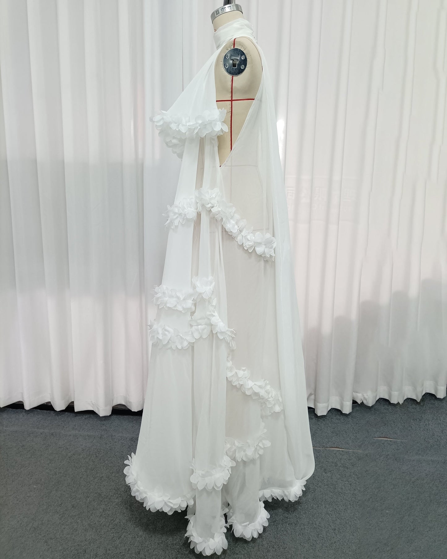 White Halter Neck Chiffon Spliced Flower Dress